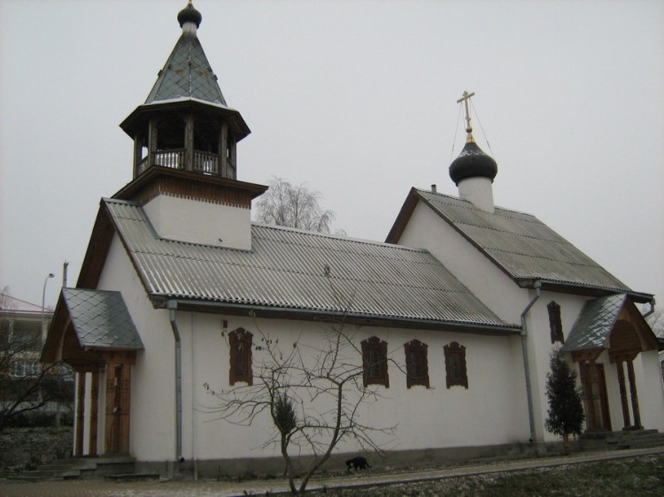 Церковь Крупецкой иконы Божией Матери в Веснянке, Минск (Минск, город, Беларусь, Минская область). фасады, Единственный в мире храм в честь Крупецкой иконы Божией Матери - явленной на источнике в д. Крупцы близ Минска в праздник Покрова Богородицы 14 октября 1612 г.