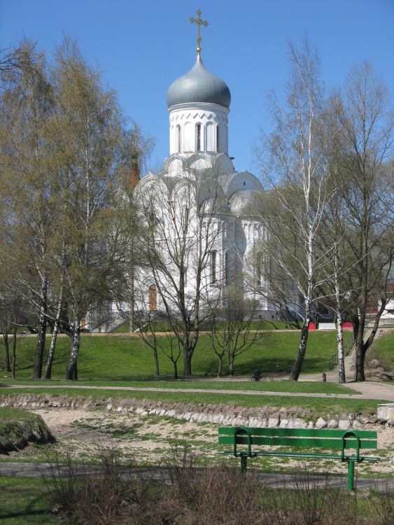 Минск. Собор Покрова Пресвятой Богородицы в Веснянке. общий вид в ландшафте