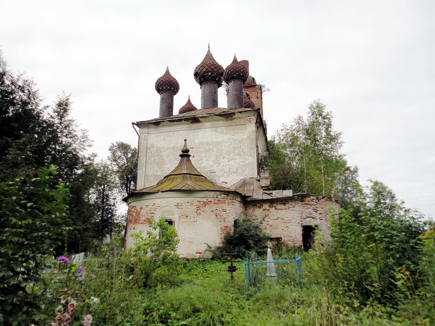 Сера. Церковь Покрова Пресвятой Богородицы. фасады