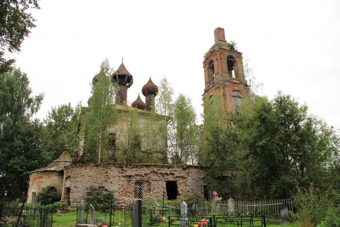 Сера. Церковь Покрова Пресвятой Богородицы. фасады