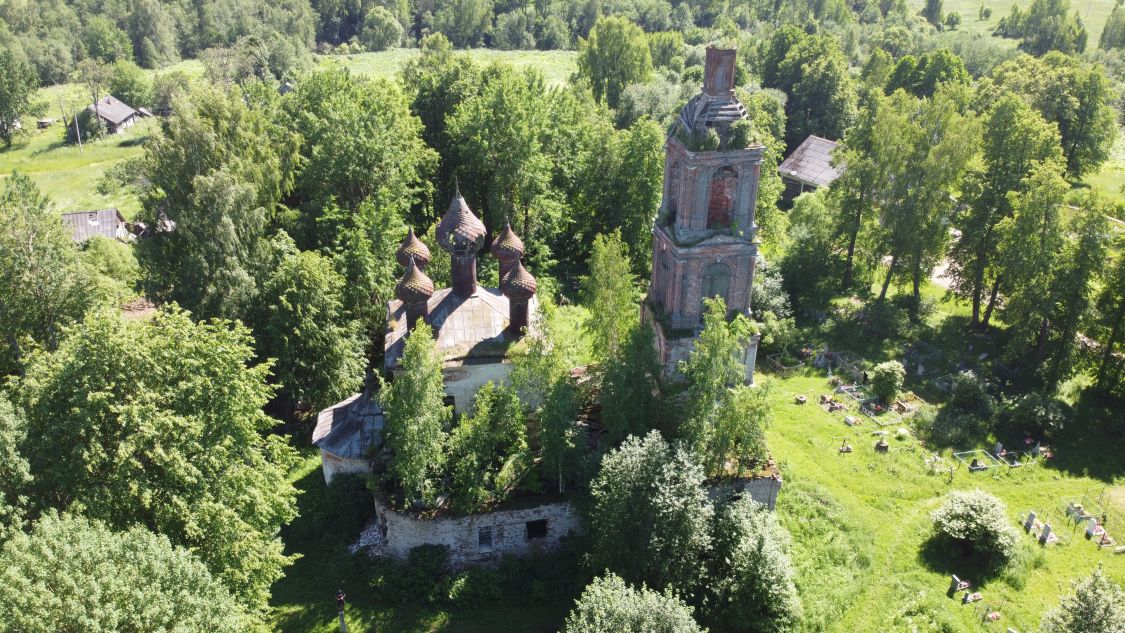 Сера. Церковь Покрова Пресвятой Богородицы. фасады