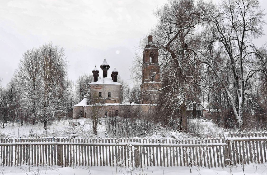 Сера. Церковь Покрова Пресвятой Богородицы. фасады