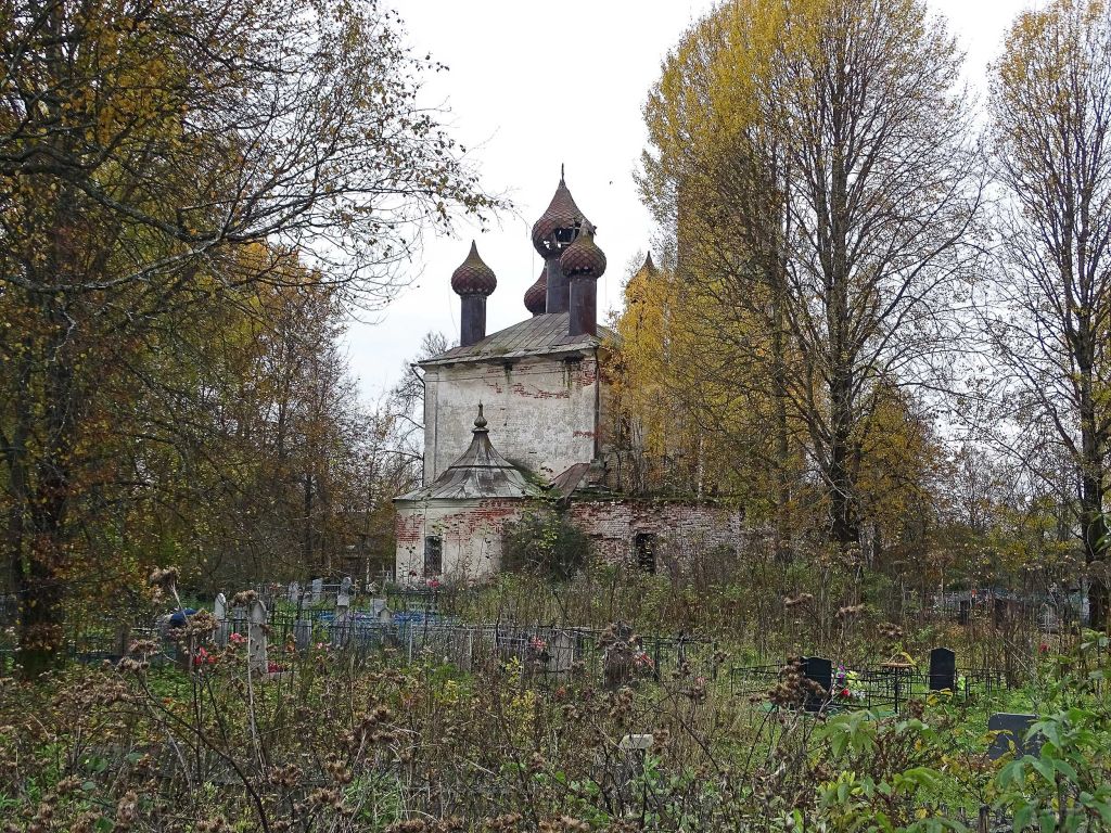 Сера. Церковь Покрова Пресвятой Богородицы. фасады