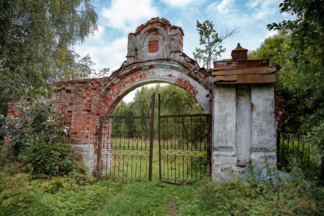 Церковь Усекновения главы Иоанна Предтечи, Николо-Молокша (Большесельский район, Ярославская область). фасады