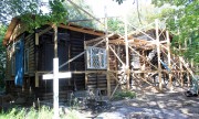 Церковь Екатерины великомученицы на Неглинском кладбище, В мае 2012 г. церковь сильно пострадала от пожара: утрачены главы, выгорело все внутри. В настоящее время идет сбор средств на восстановление. Богослужения совершаются в жилом доме напротив кладбища<br>, Петрозаводск, Петрозаводск, город, Республика Карелия