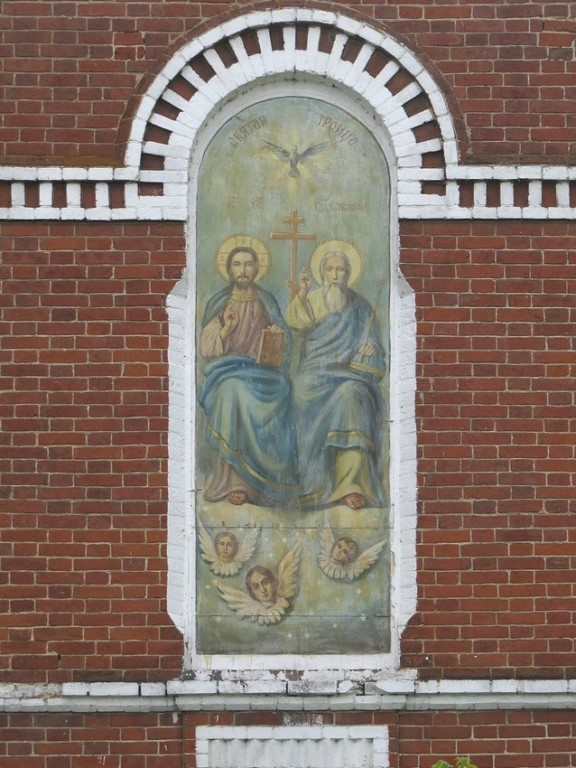Троица. Церковь Троицы Живоначальной. архитектурные детали, Фрагмент фасада
