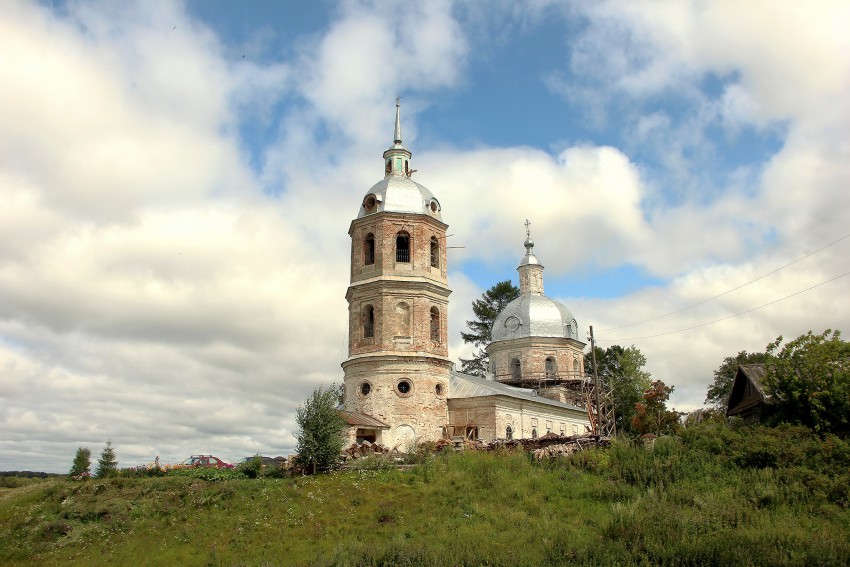 Церковь Троицы Живоначальной, Истобенск (Оричевский район, Кировская область). фасады