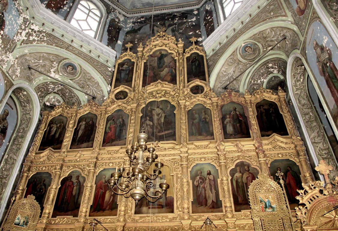 Церковь Троицы Живоначальной, Истобенск (Оричевский район, Кировская область). интерьер и убранство, Верхняя часть иконостаса.