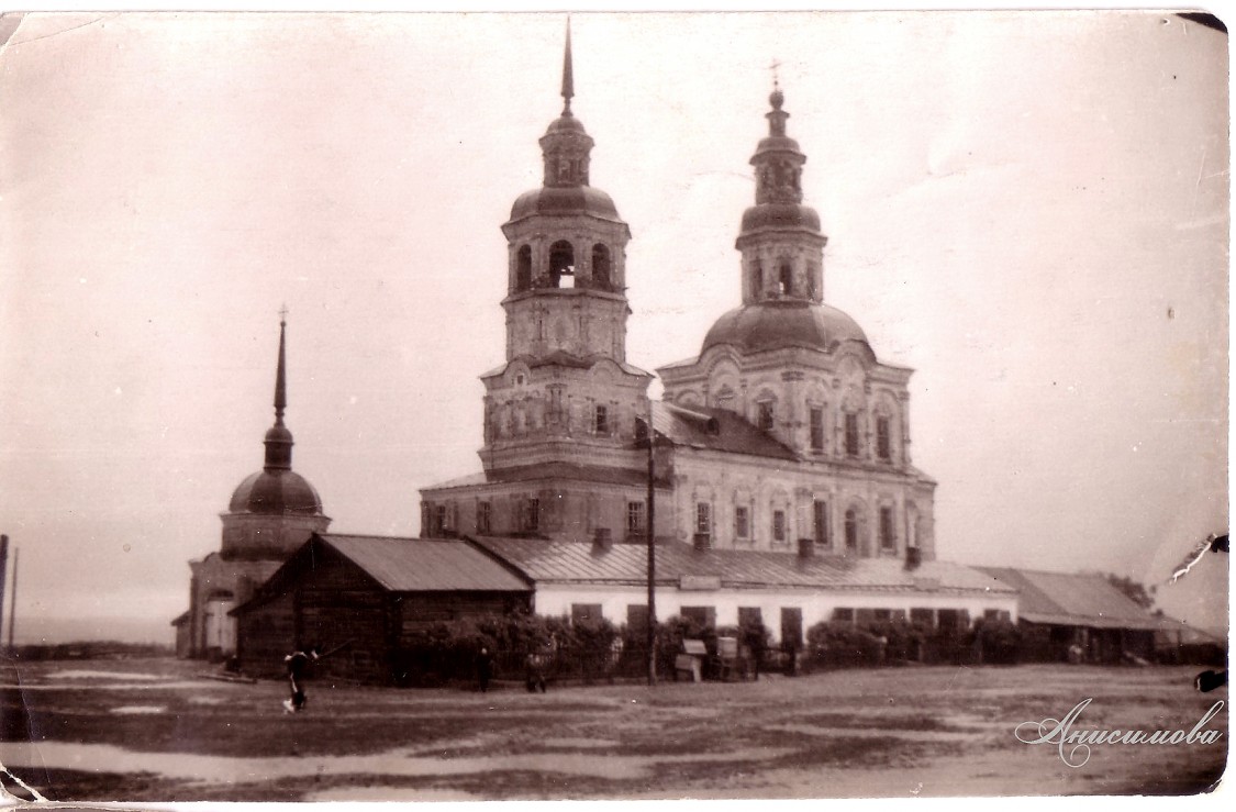Церковь Николая Чудотворца, Истобенск (Оричевский район, Кировская область). архивная фотография, 1930—1935 год с сайта https://pastvu.com/p/438102