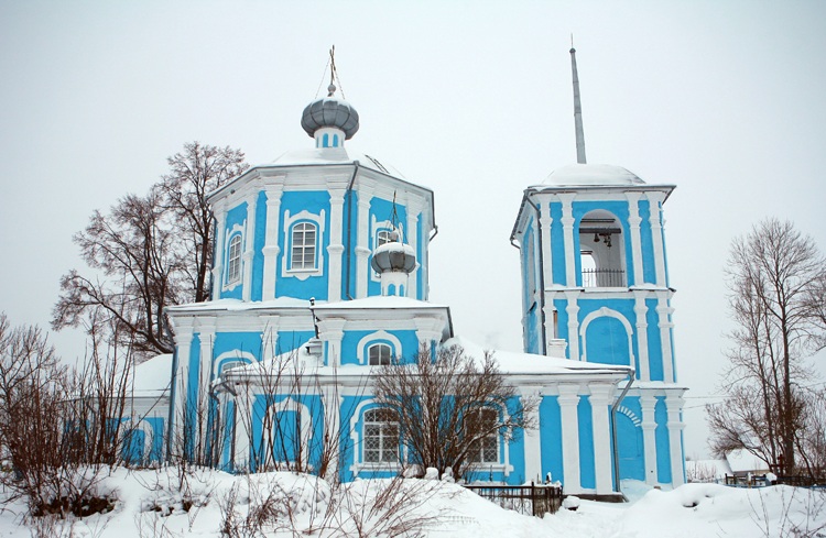 Опоки. Церковь Благовещения Пресвятой Богородицы. фасады, после покраски 2009г.
