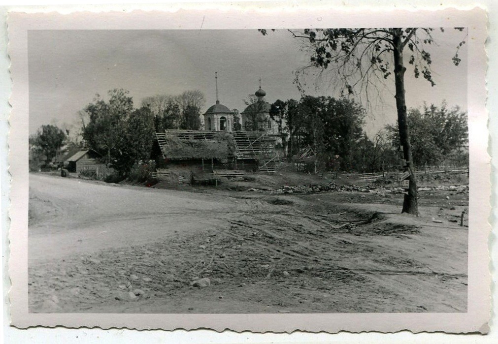 Опоки. Церковь Благовещения Пресвятой Богородицы. архивная фотография, Фото 1941 г. с аукциона e-bay.de