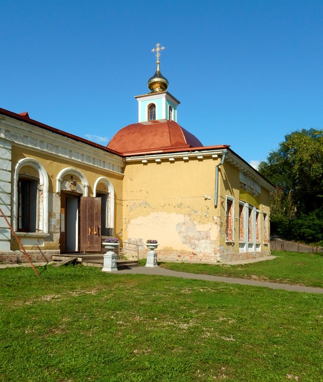 Волоколамск. Церковь Рождества Христова. фасады