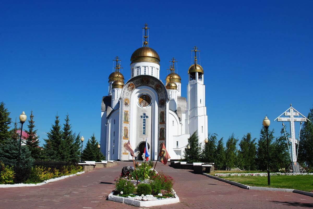 Кафедральный собор Вознесения Господня, Магнитогорск (Магнитогорск, город, Челябинская область). общий вид в ландшафте