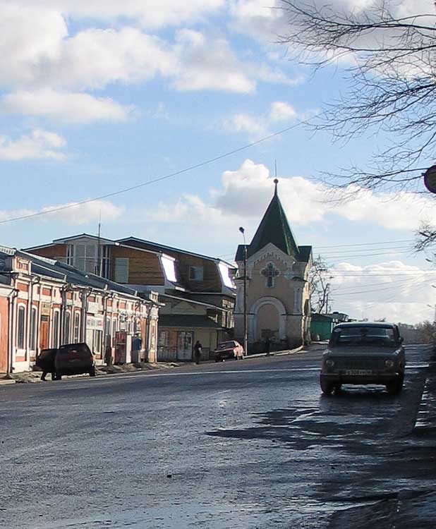 Часовня в память 17 октября 1888 года, Рыльск (Рыльский район, Курская область). фасады, Часовня в память спасения императорской семьи при крушении поезда 17 октября 1888 года
