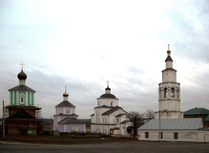 Рыльский Николаевский мужской монастырь, Пригородная слободка (Рыльский район, Курская область). общий вид в ландшафте