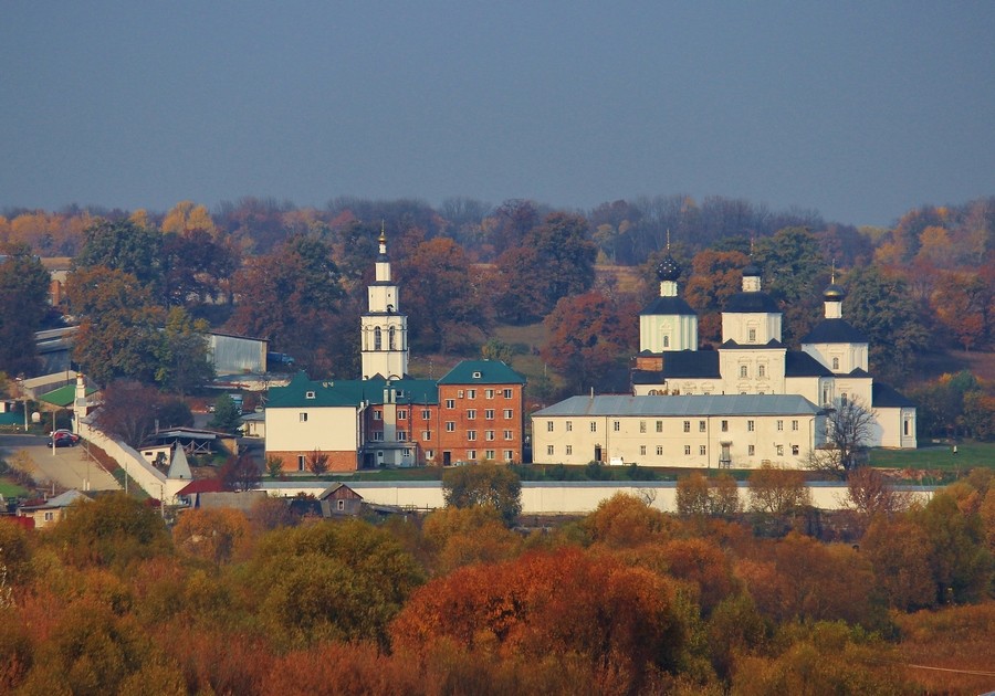 Пригородная слободка. Рыльский Николаевский мужской монастырь. общий вид в ландшафте, Вид с горы Иоанна Рыльского