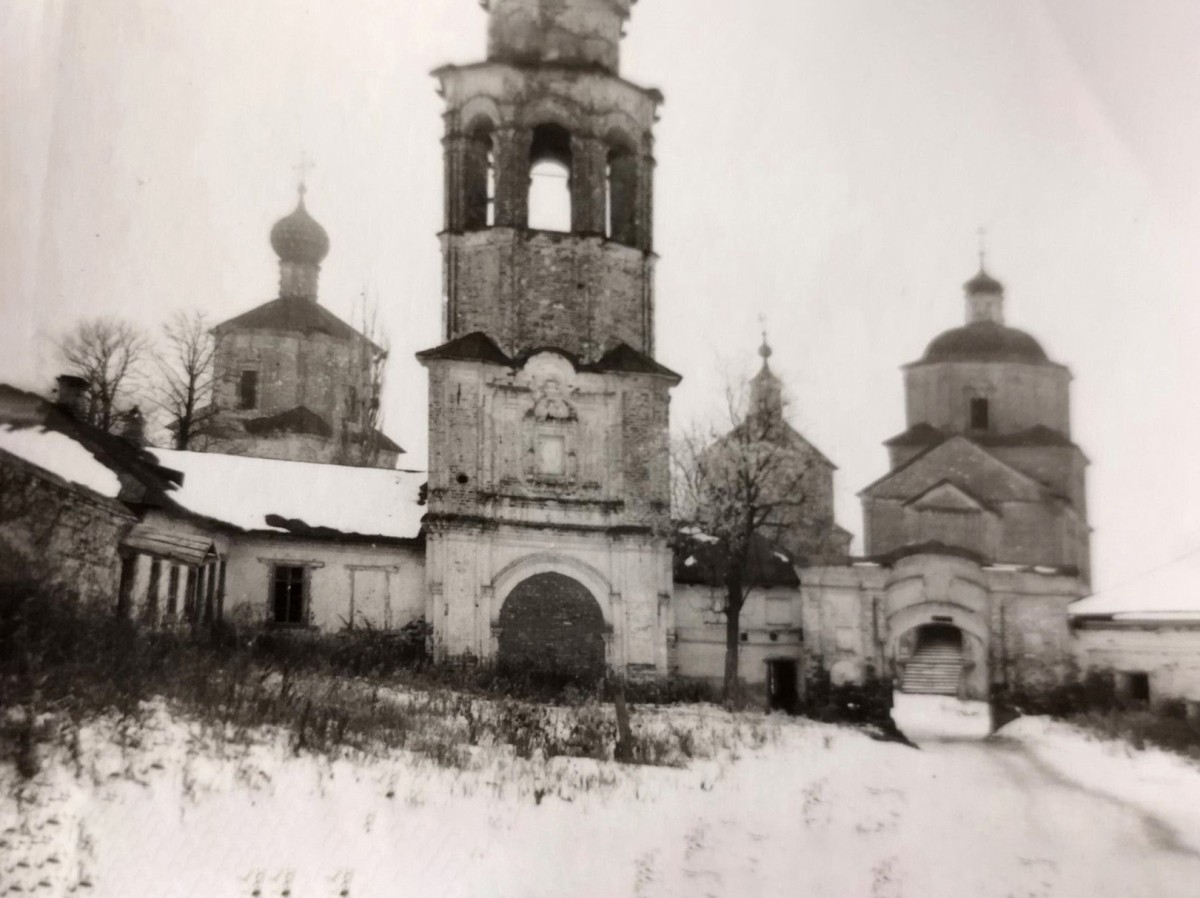 Пригородная слободка. Рыльский Николаевский мужской монастырь. архивная фотография, Фото 1942 г. с аукциона e-bay.de