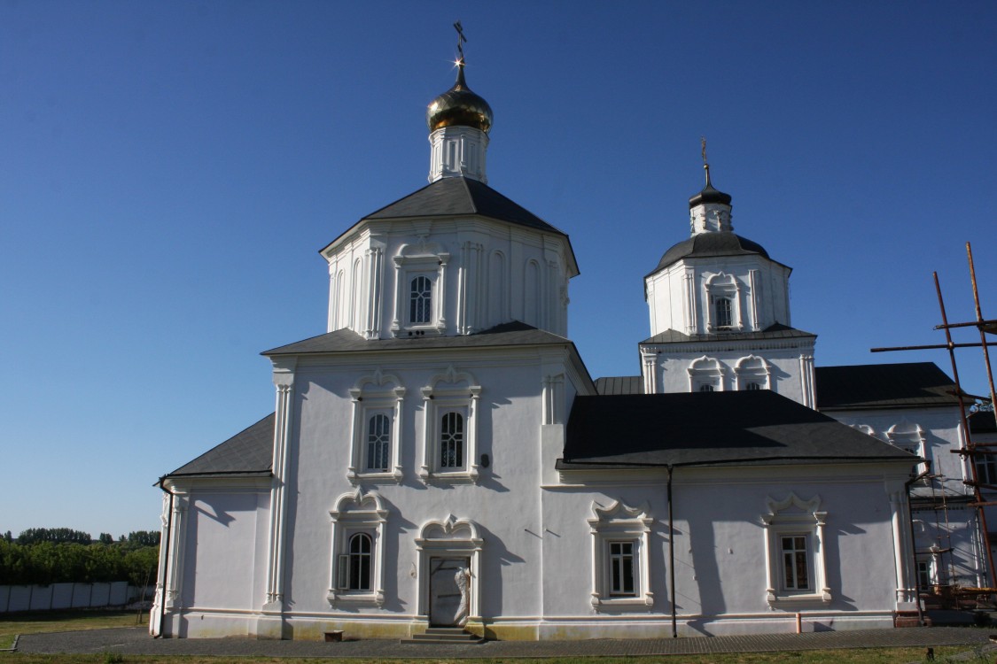 Пригородная слободка. Рыльский Николаевский мужской монастырь. Церковь Воздвижения Креста Господня. фасады