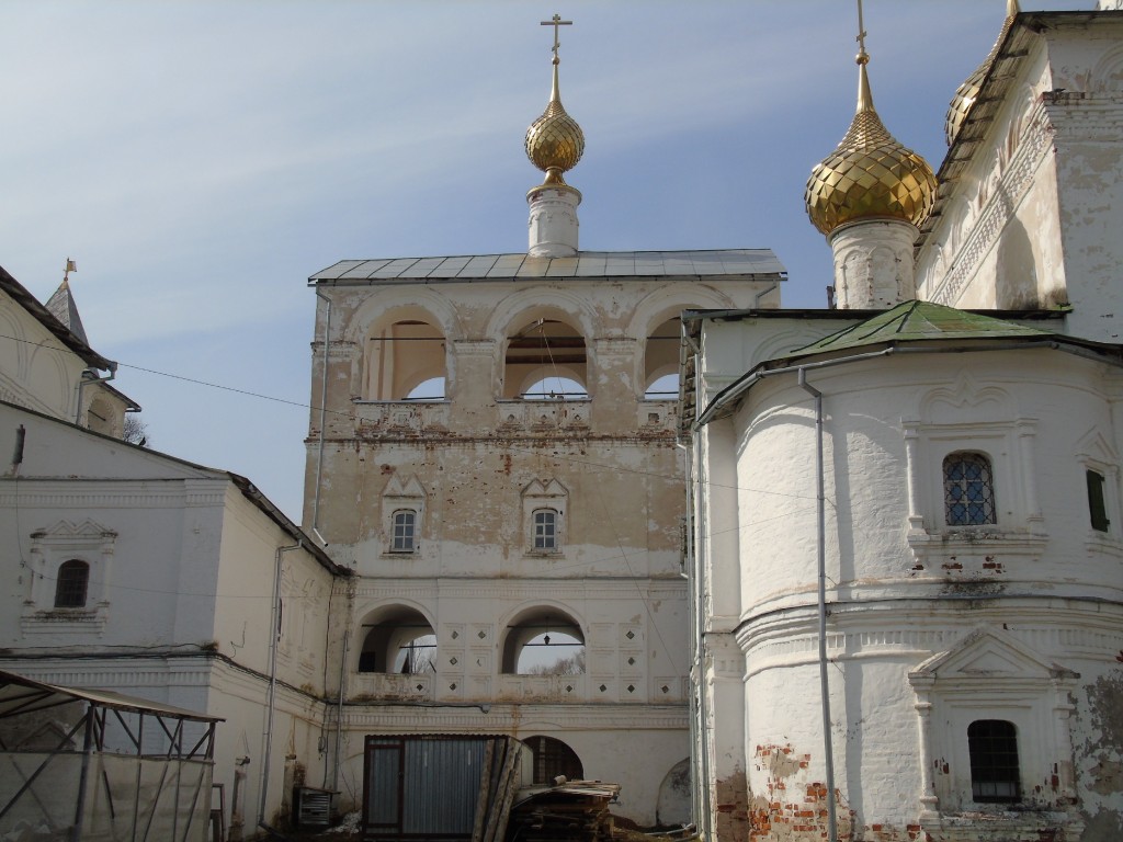 Углич. Воскресенский монастырь. Звонница с церковью Марии Египетской. фасады