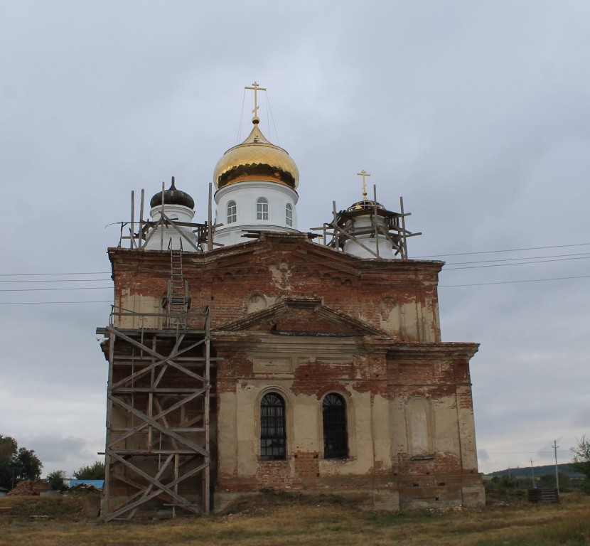 Пыховка. Церковь Троицы Живоначальной. фасады