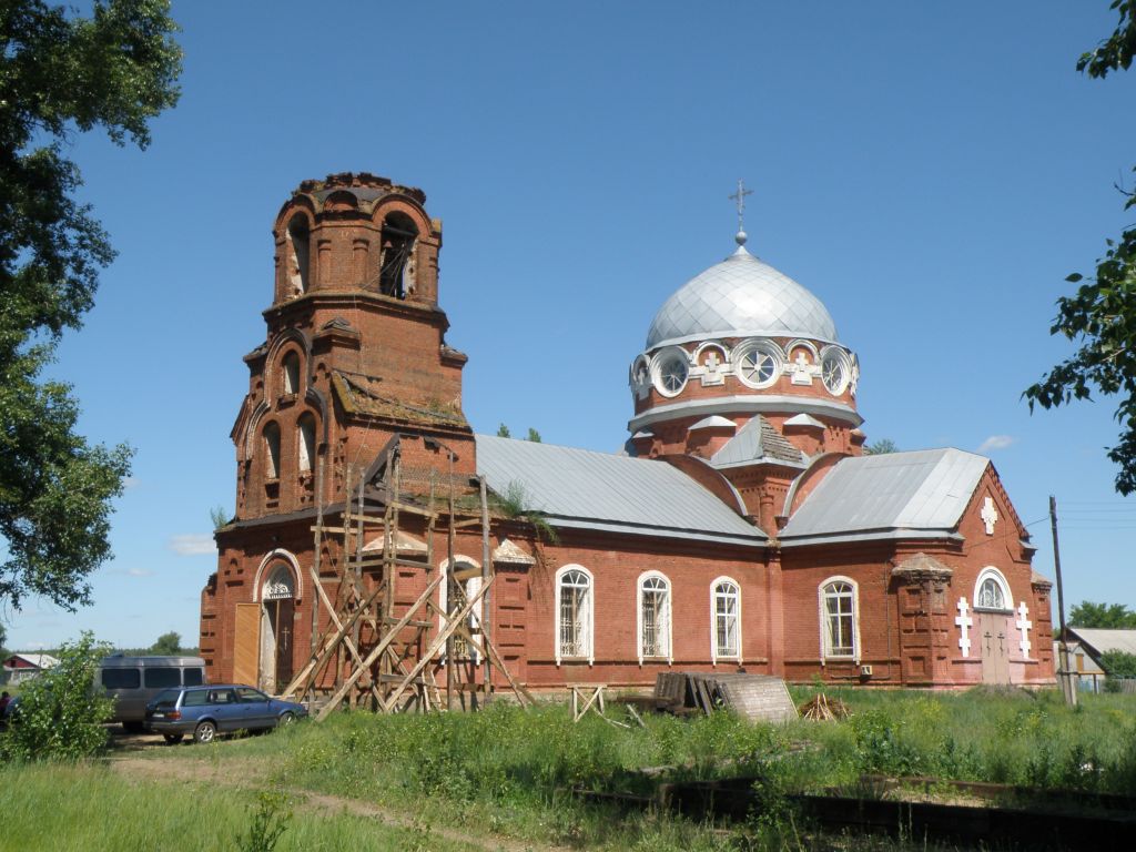 Церковь Покрова Пресвятой Богородицы, Красное (Новохопёрский район, Воронежская область). фасады