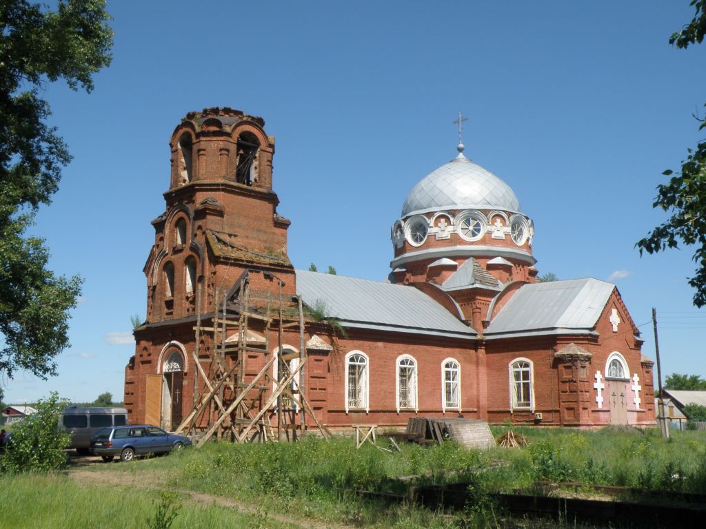 Красное. Церковь Покрова Пресвятой Богородицы. фасады