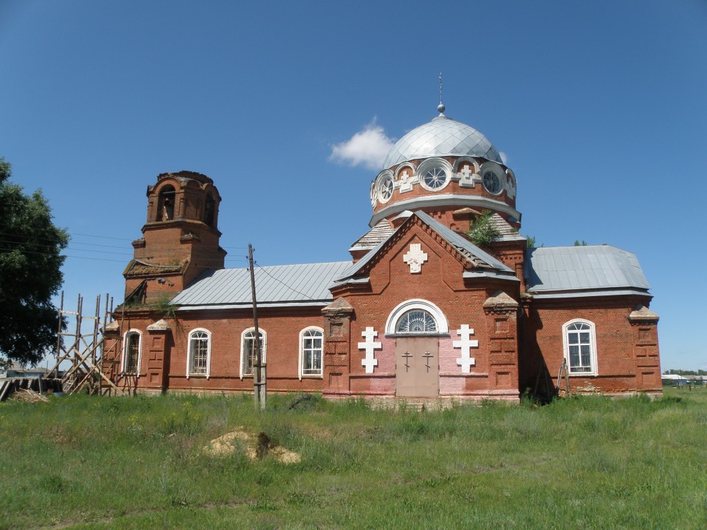 Церковь Покрова Пресвятой Богородицы, Красное (Новохопёрский район, Воронежская область). фасады