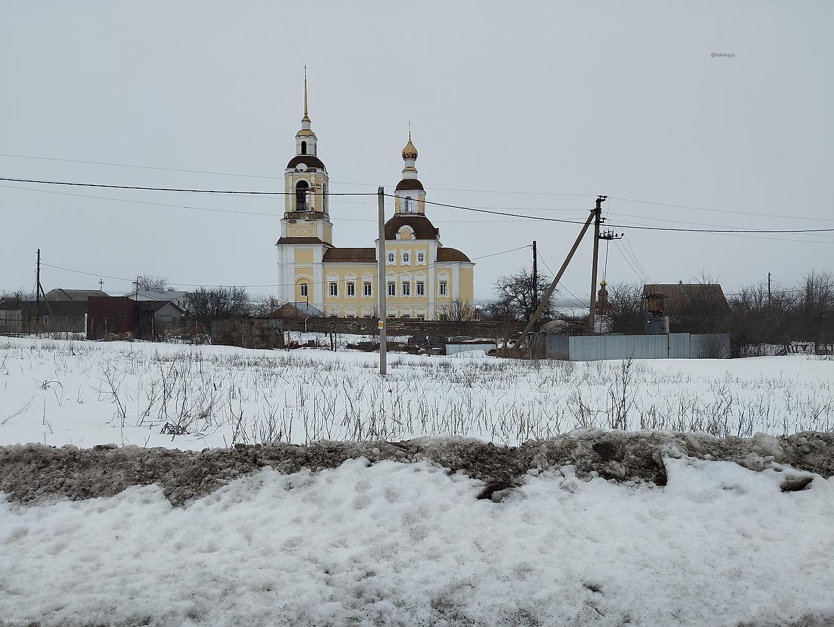 общий вид в ландшафте. Церковь Богоявления Господня, Богоявленка (Семилукский район, Воронежская область)