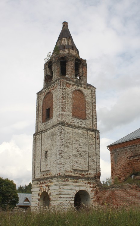 Придорожный. Церковь Димитрия Солунского. архитектурные детали, Колокольня, вид с юго-запада
