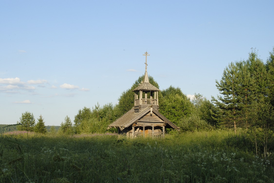 Часовня Афанасия Великого, Тарасова, урочище (Плесецкий район, Архангельская область). общий вид в ландшафте