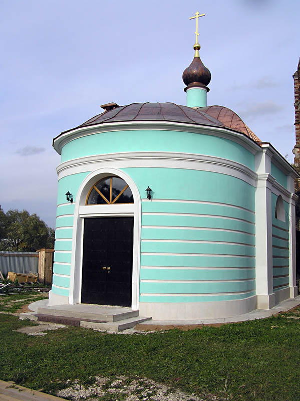 Часовня Адриана и Наталии, Грабцево (Ферзиковский район, Калужская область). фасады