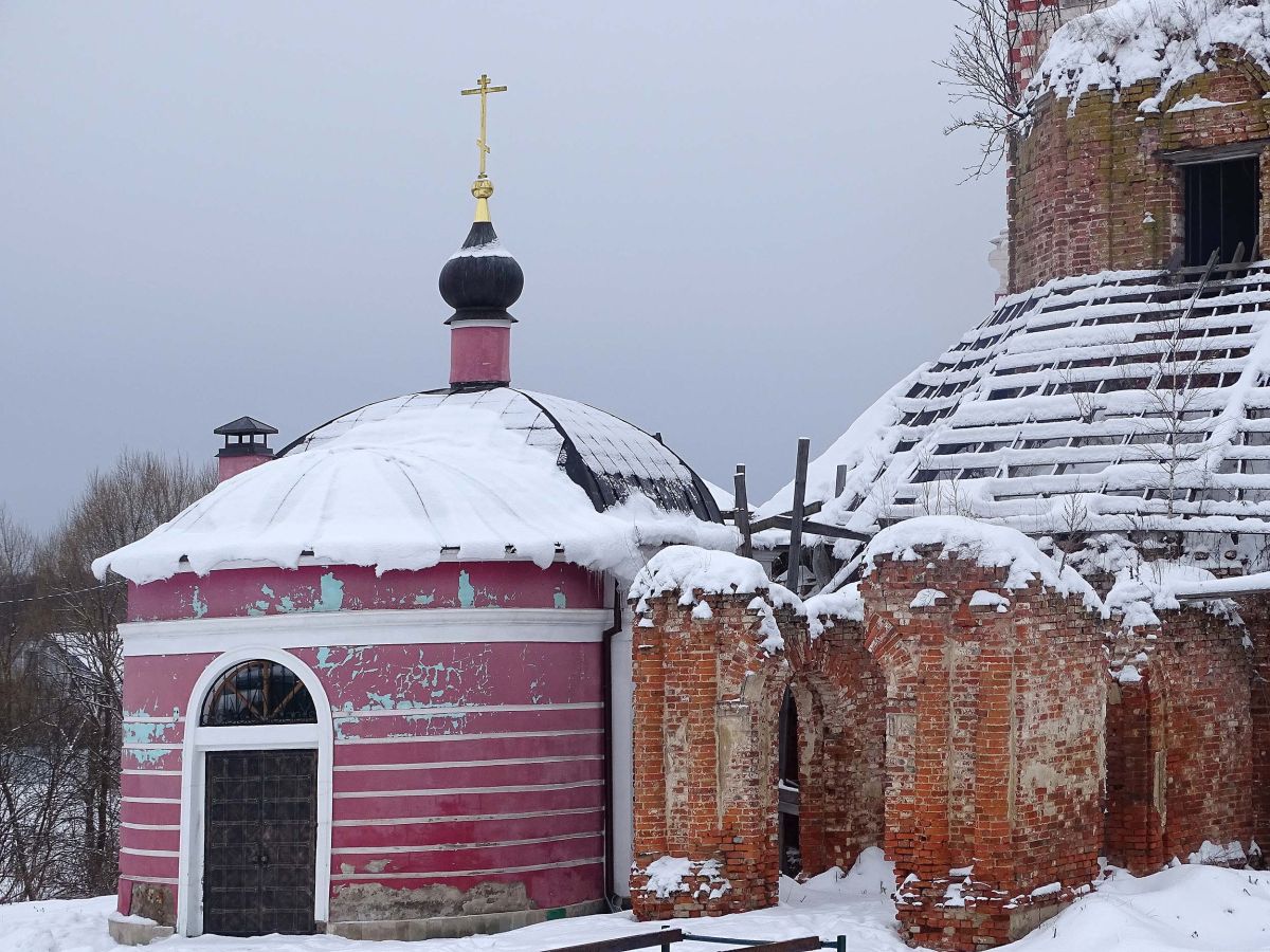 Часовня Адриана и Наталии, Грабцево (Ферзиковский район, Калужская область). фасады
