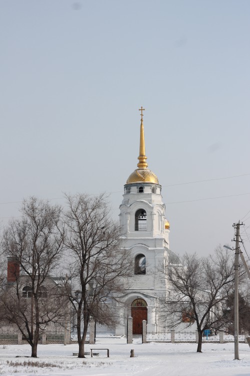 Боровое. Церковь Троицы Живоначальной. общий вид в ландшафте