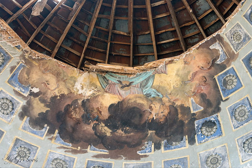 Церковь Корсунской иконы Божией Матери, Дегтево (Ярославский район, Ярославская область). интерьер и убранство, остатки свода храма