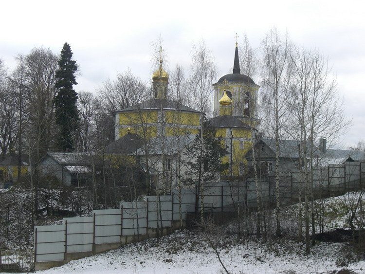 Церковь Рождества Христова, Осташково (Мытищинский городской округ и гг. Долгопрудный, Лобня, Московская область). общий вид в ландшафте