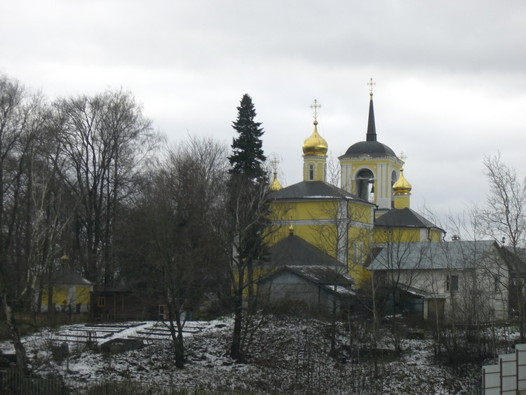 Церковь Рождества Христова, Осташково (Мытищинский городской округ и гг. Долгопрудный, Лобня, Московская область). общий вид в ландшафте