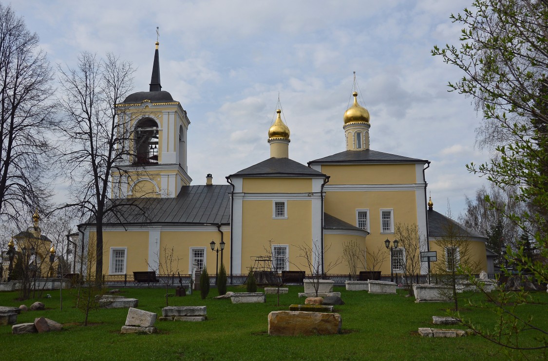 Осташково. Церковь Рождества Христова. общий вид в ландшафте