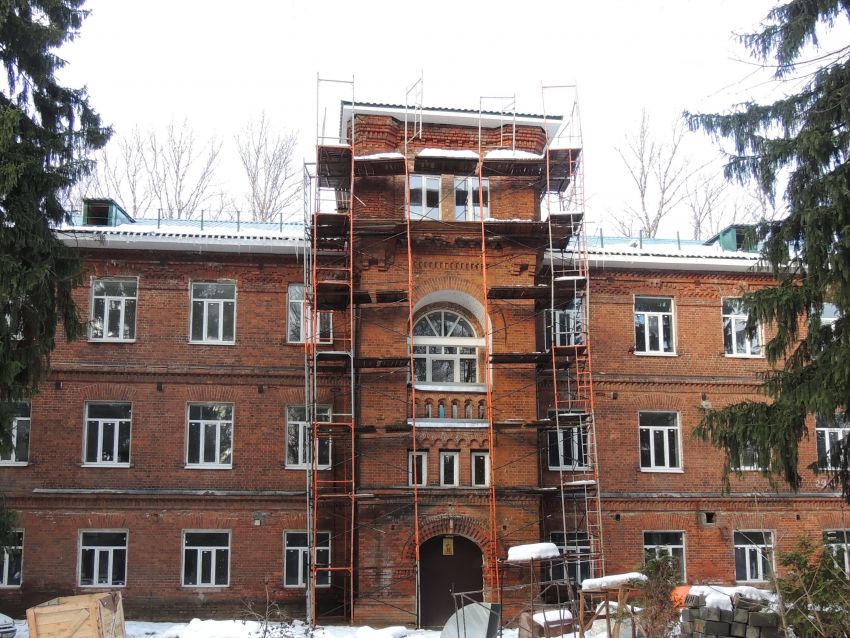 Церковь Спаса Нерукотворного Образа (домовая), Здравница (Мытищинский городской округ и гг. Долгопрудный, Лобня, Московская область). общий вид в ландшафте