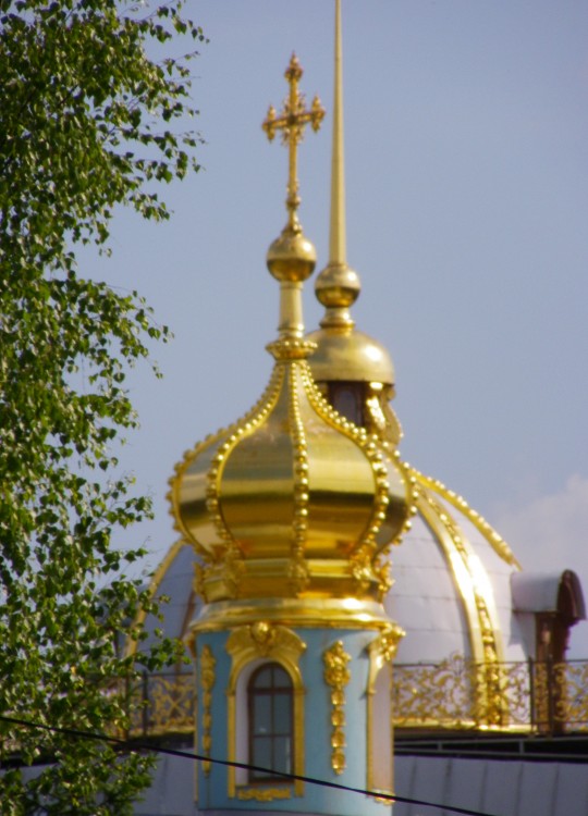 Церковь Николая и Александры, царственных страстотерпцев, Вырица (Гатчинский район, Ленинградская область). архитектурные детали, Главка