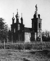 Церковь Николая Чудотворца, Никольская церковь в с. Святое. Вид с северо-запада. Фото середины XX века, фотограф - Д.П.Красильников. В настоящее время здание заброшено и медленно разрушается, в частности, оно лишилось куполов и кровли на четверике.<br>, Святое, Осташковский городской округ, Тверская область