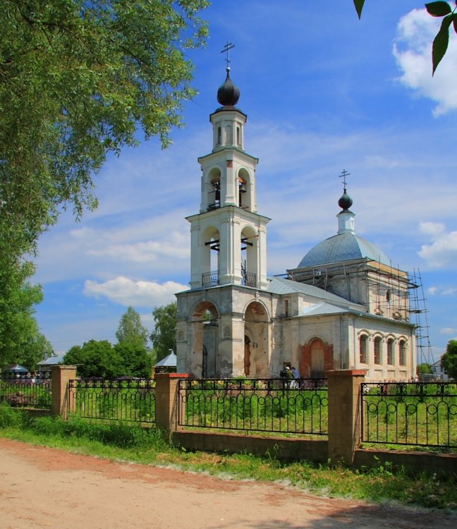 Церковь Покрова Пресвятой Богородицы в Ерине, Ерино (Новомосковский административный округ (НАО), г. Москва). фасады