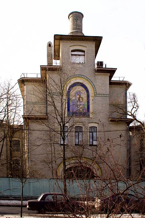 Церковь Христа Целителя, Петроградский район (Санкт-Петербург, г. Санкт-Петербург). фасады, Вид из Александровского сада