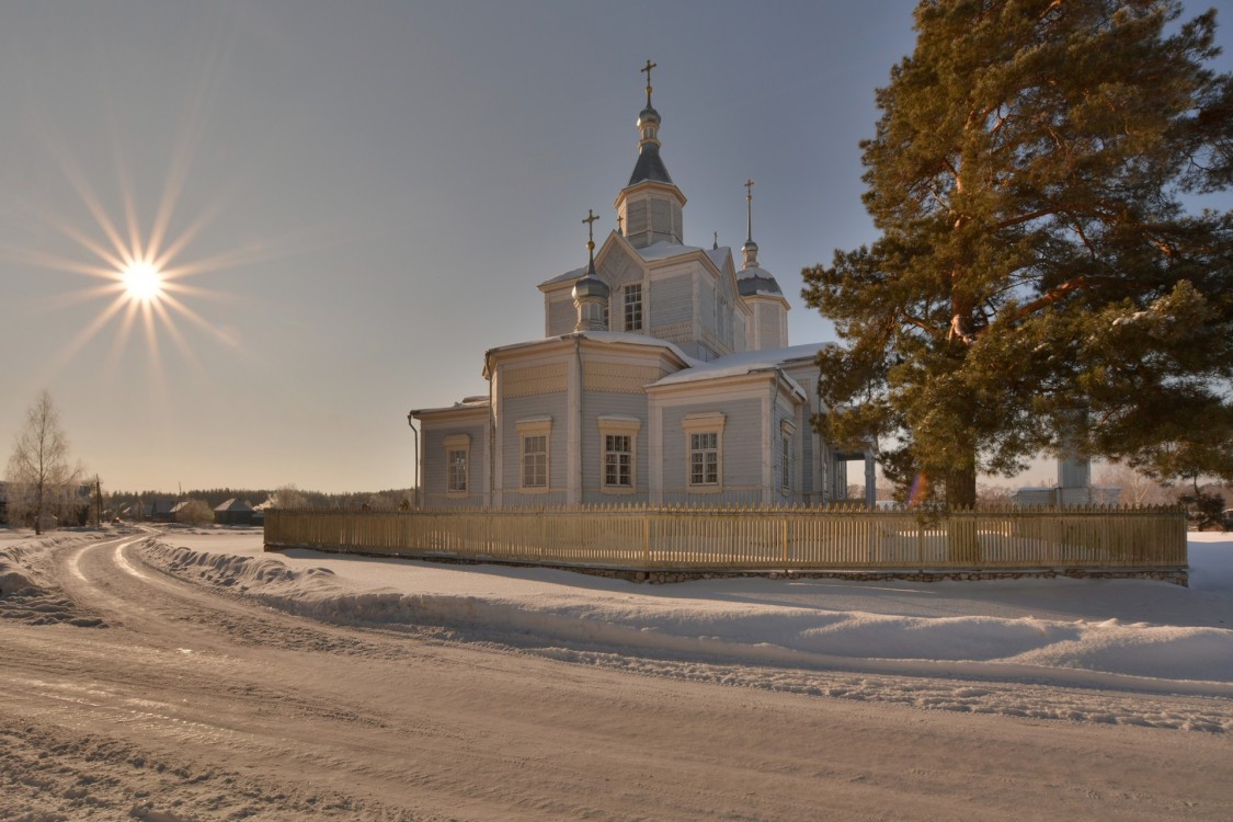 Китово. Церковь Троицы Живоначальной. фасады, Общий вид с северо-востока
