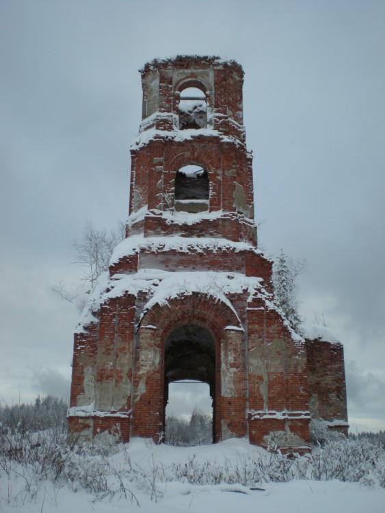 Церковь Казанской иконы Божией Матери, Русские Новики (Валдайский район, Новгородская область). общий вид в ландшафте