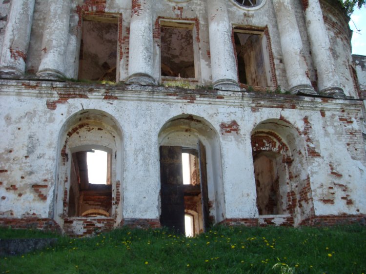 Церковь Космы и Дамиана, Кемцы (Бологовский район, Тверская область). архитектурные детали
