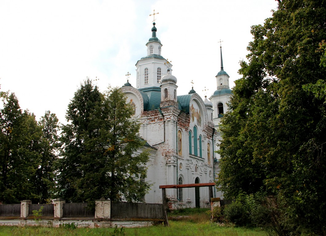 Корляки. Церковь Троицы Живоначальной. фасады, Вид с северо-востока.