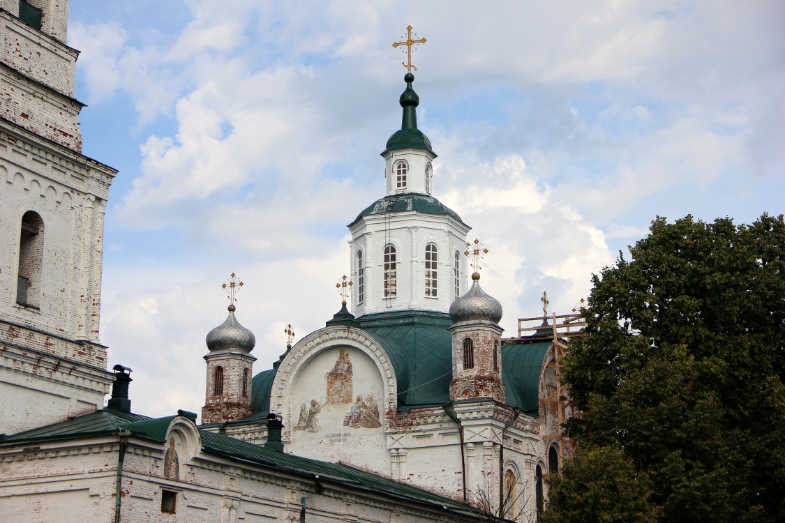 Церковь Троицы Живоначальной, Корляки (Санчурский район, Кировская область). фасады, Вид на холодный храм с юго-запада.