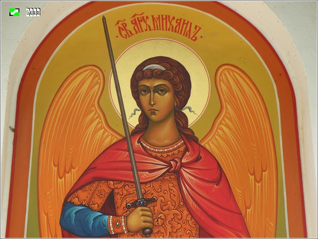 Церковь Михаила Архангела, Мякишево (Александровский район, Владимирская область). архитектурные детали, Восточный фасад, храмовая икона Михаила Архангела на апсиде