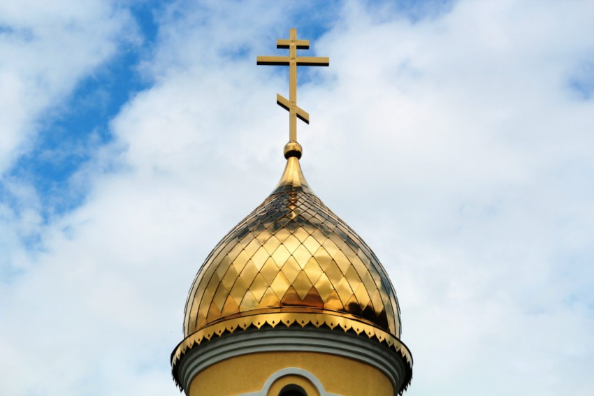 Мякишево. Церковь Михаила Архангела. архитектурные детали, Крест, яблоко и глава завершения храма