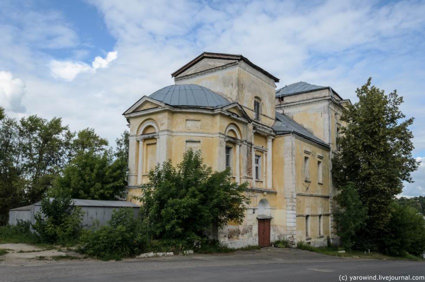 Торжок. Церковь Успения Пресвятой Богородицы. фасады